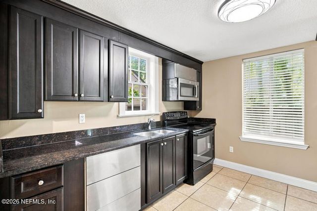 9777 CARBONDALE Drive W, Jacksonville, FL 32208