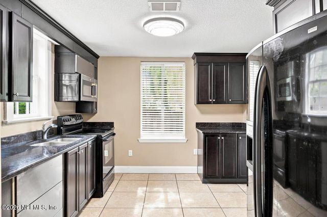 9777 CARBONDALE Drive W, Jacksonville, FL 32208