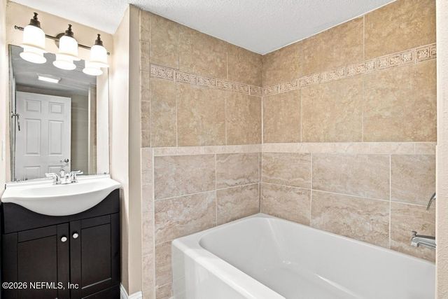9777 CARBONDALE Drive W, Jacksonville, FL 32208