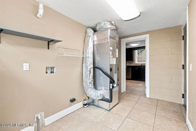 9777 CARBONDALE Drive W, Jacksonville, FL 32208
