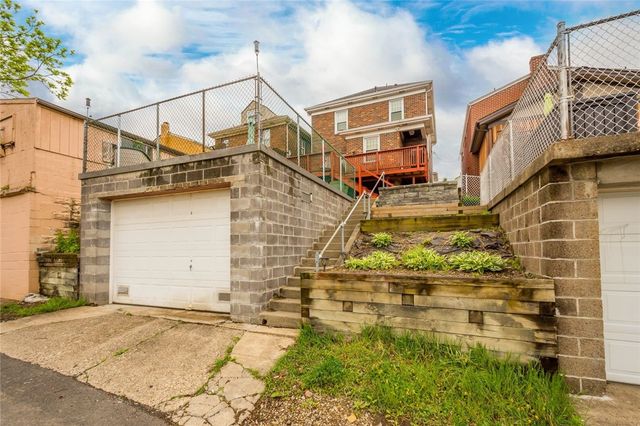1440 Milan Avenue, Brookline, PA 15226