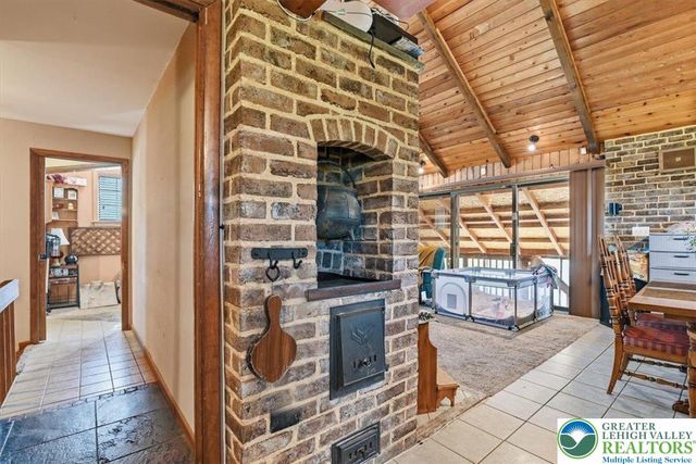 7567 Airport Road, East Allen Twp, PA 18014