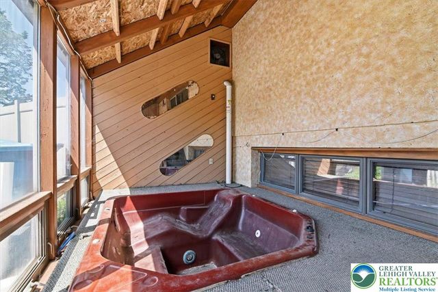 7567 Airport Road, East Allen Twp, PA 18014