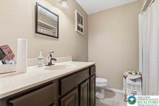 7567 Airport Road, East Allen Twp, PA 18014