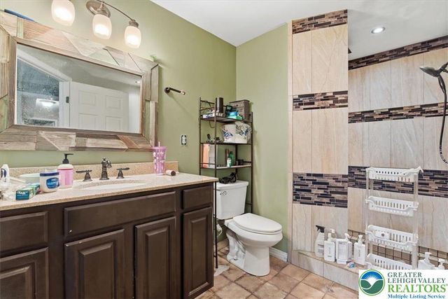7567 Airport Road, East Allen Twp, PA 18014