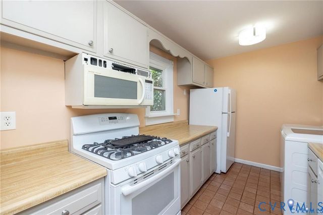 11714 S Briar Patch Dr, Midlothian, VA 23113