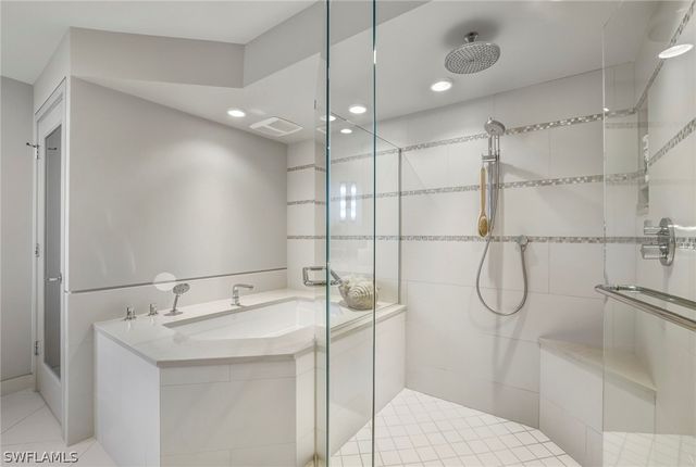 5555 Heron Point DR 401, Naples, FL 34108