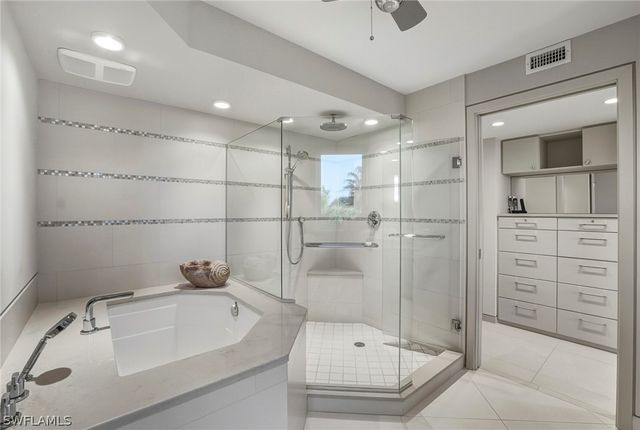 5555 Heron Point DR 401, Naples, FL 34108