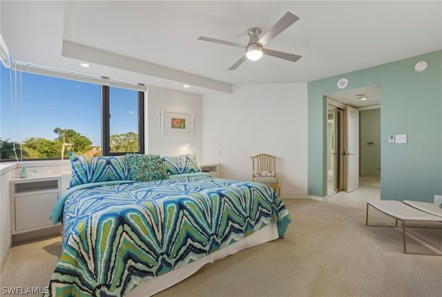 5555 Heron Point DR 401, Naples, FL 34108