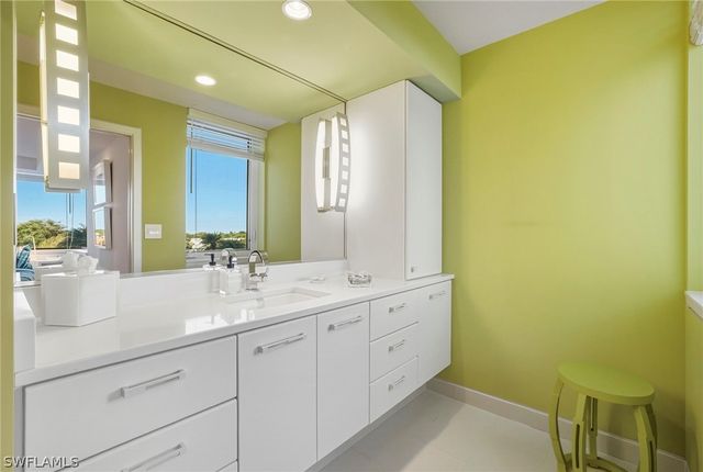 5555 Heron Point DR 401, Naples, FL 34108