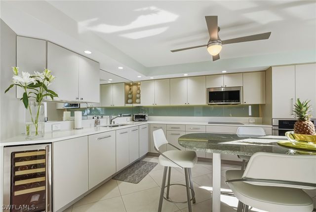 5555 Heron Point DR 401, Naples, FL 34108