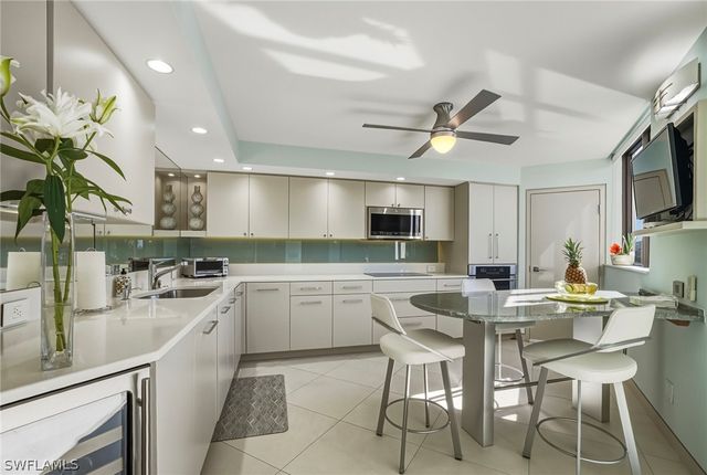 5555 Heron Point DR 401, Naples, FL 34108