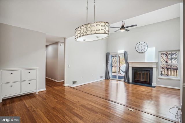 13508 COATES LN, Herndon, VA 20171