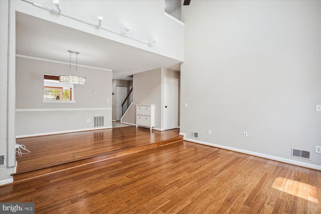 13508 COATES LN, Herndon, VA 20171