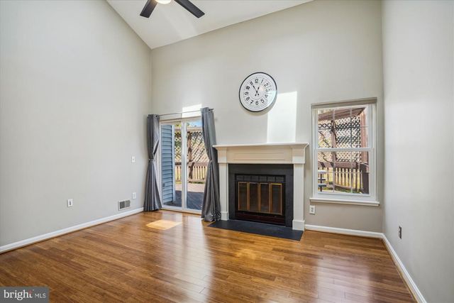 13508 COATES LN, Herndon, VA 20171