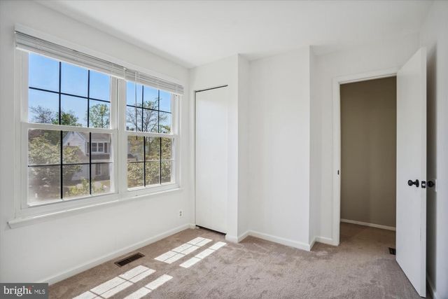 13508 COATES LN, Herndon, VA 20171