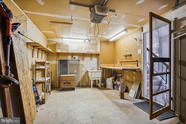 13508 COATES LN, Herndon, VA 20171