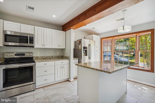 13508 COATES LN, Herndon, VA 20171