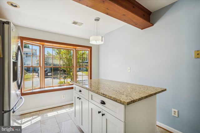 13508 COATES LN, Herndon, VA 20171