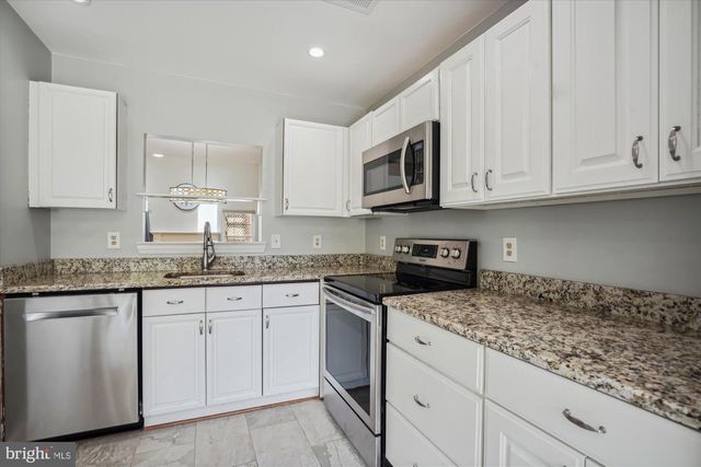 13508 COATES LN, Herndon, VA 20171