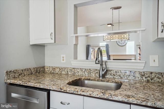 13508 COATES LN, Herndon, VA 20171