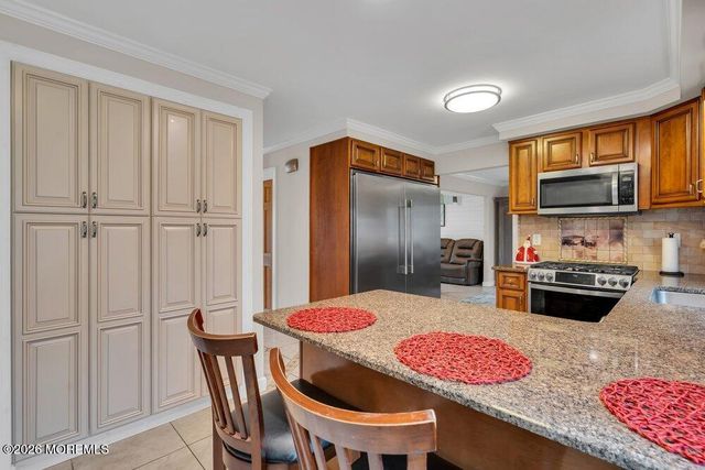 4 Pearl Drive, Toms River, NJ 08753