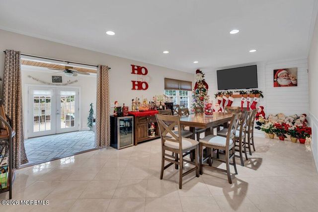 4 Pearl Drive, Toms River, NJ 08753