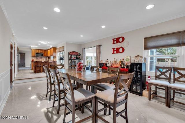 4 Pearl Drive, Toms River, NJ 08753