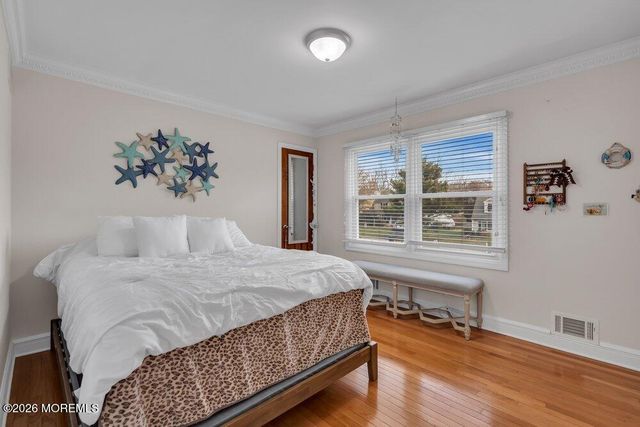 4 Pearl Drive, Toms River, NJ 08753