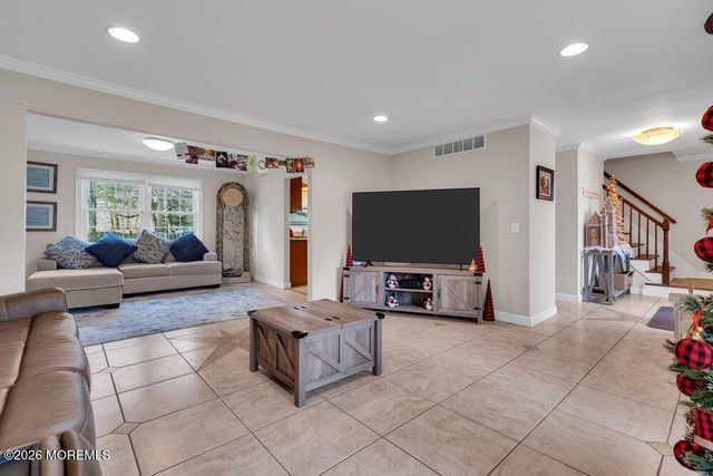 4 Pearl Drive, Toms River, NJ 08753