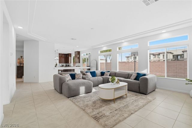 10048 Pipestone Street, Las Vegas, NV 89141