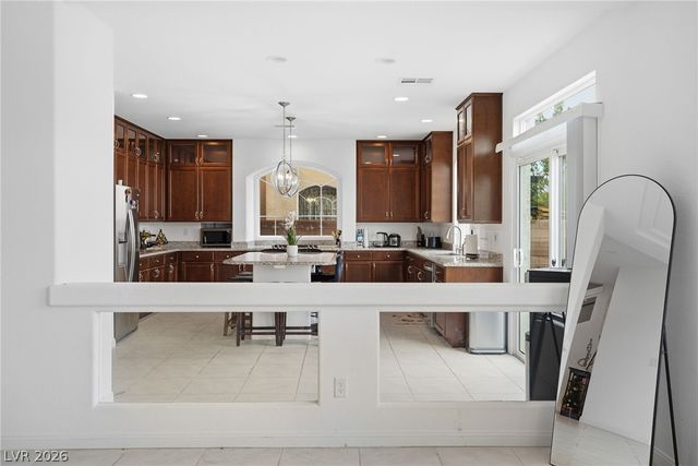 10048 Pipestone Street, Las Vegas, NV 89141