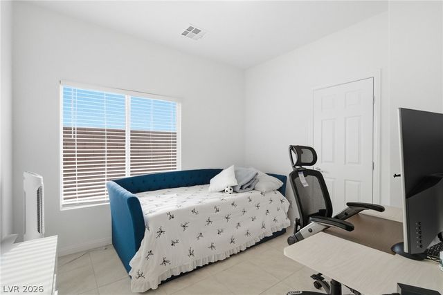 10048 Pipestone Street, Las Vegas, NV 89141
