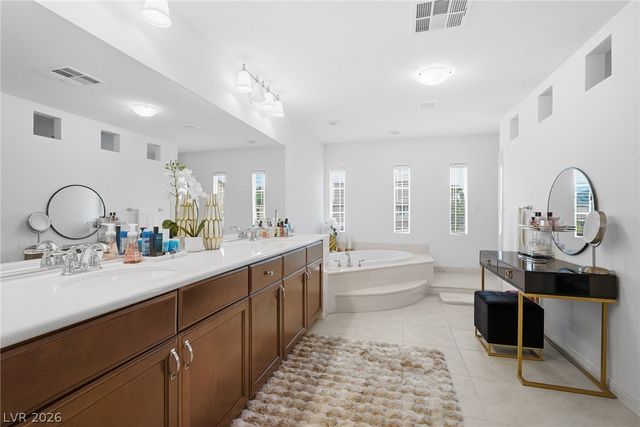 10048 Pipestone Street, Las Vegas, NV 89141