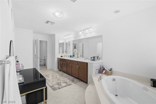 10048 Pipestone Street, Las Vegas, NV 89141