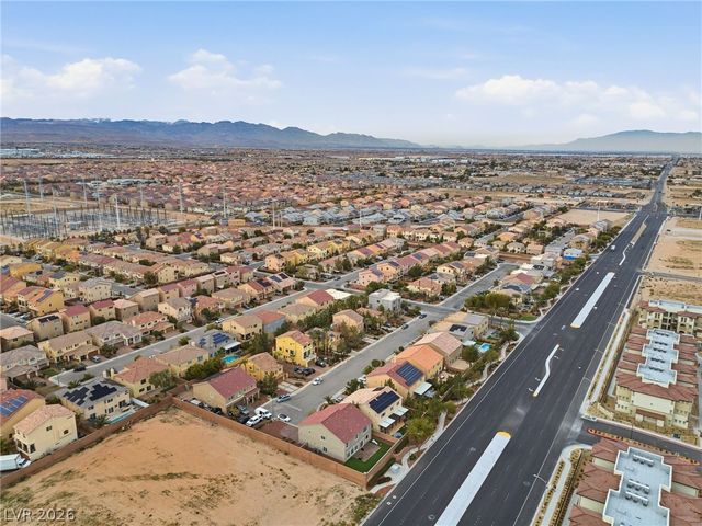 10048 Pipestone Street, Las Vegas, NV 89141