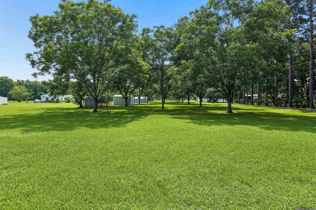 3003 Oakland Rd, Lakeland, LA 70752
