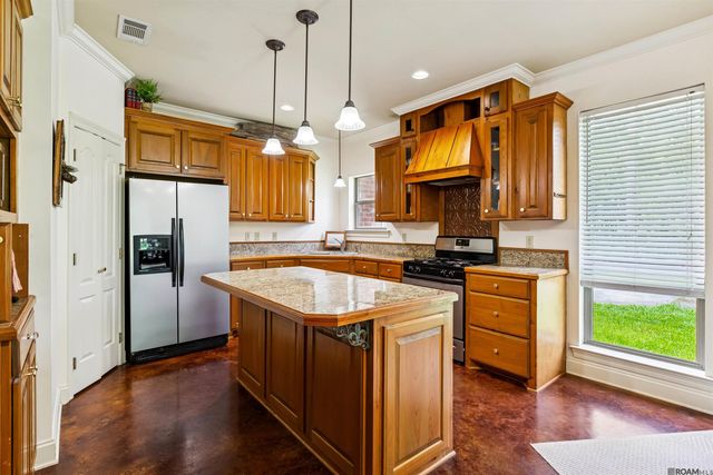 3003 Oakland Rd, Lakeland, LA 70752