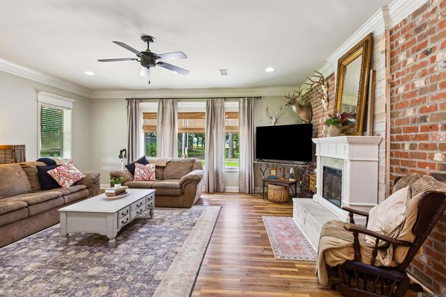 3003 Oakland Rd, Lakeland, LA 70752