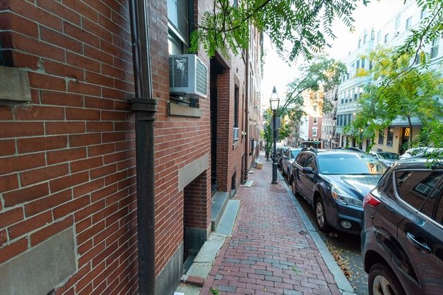 37 Grove Street 1, Boston, MA 02114