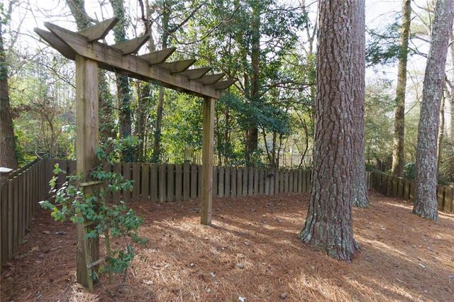 4480 Dobbs Crossing, Marietta, GA 30068