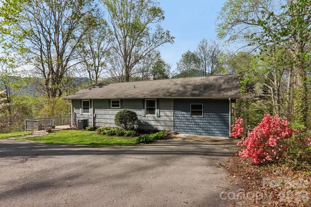 74 Link Circle, Maggie Valley, NC 28751