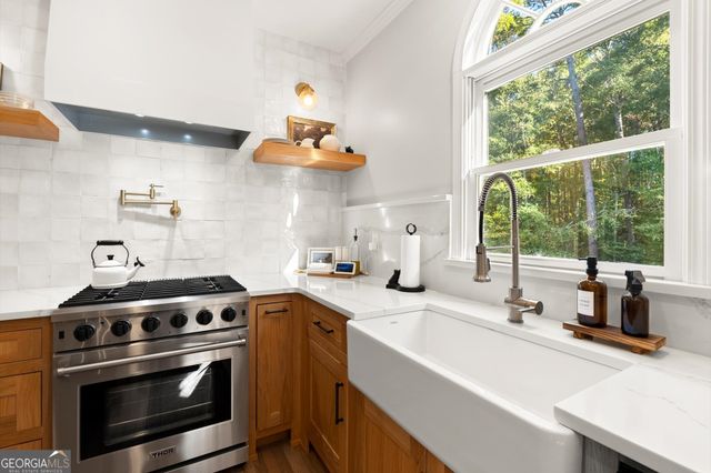 370 Woodcreek Lane, Fayetteville, GA 30215