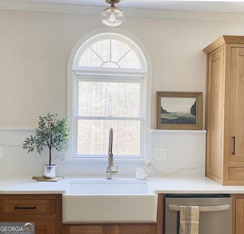 370 Woodcreek Lane, Fayetteville, GA 30215