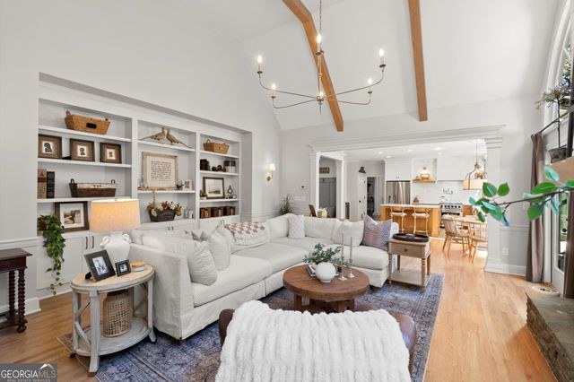 370 Woodcreek Lane, Fayetteville, GA 30215