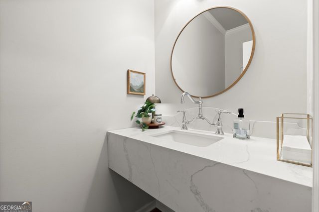 370 Woodcreek Lane, Fayetteville, GA 30215