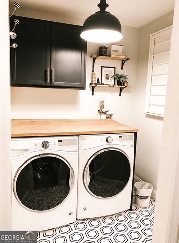 370 Woodcreek Lane, Fayetteville, GA 30215