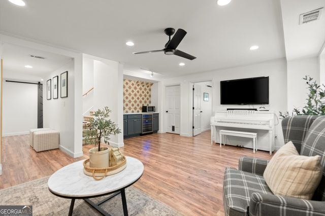 370 Woodcreek Lane, Fayetteville, GA 30215