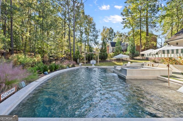 370 Woodcreek Lane, Fayetteville, GA 30215