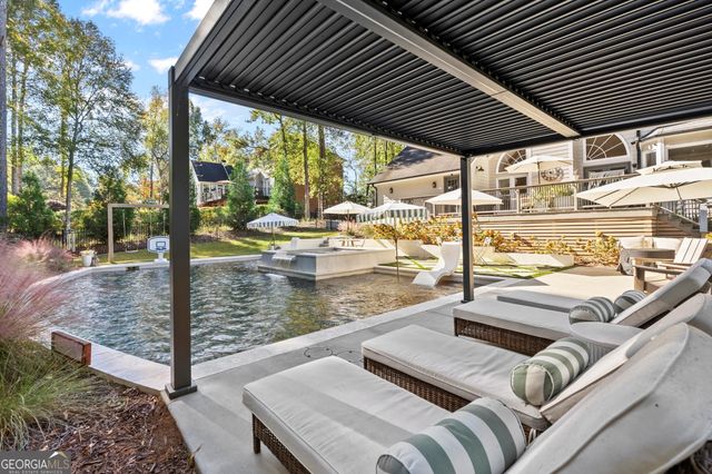 370 Woodcreek Lane, Fayetteville, GA 30215